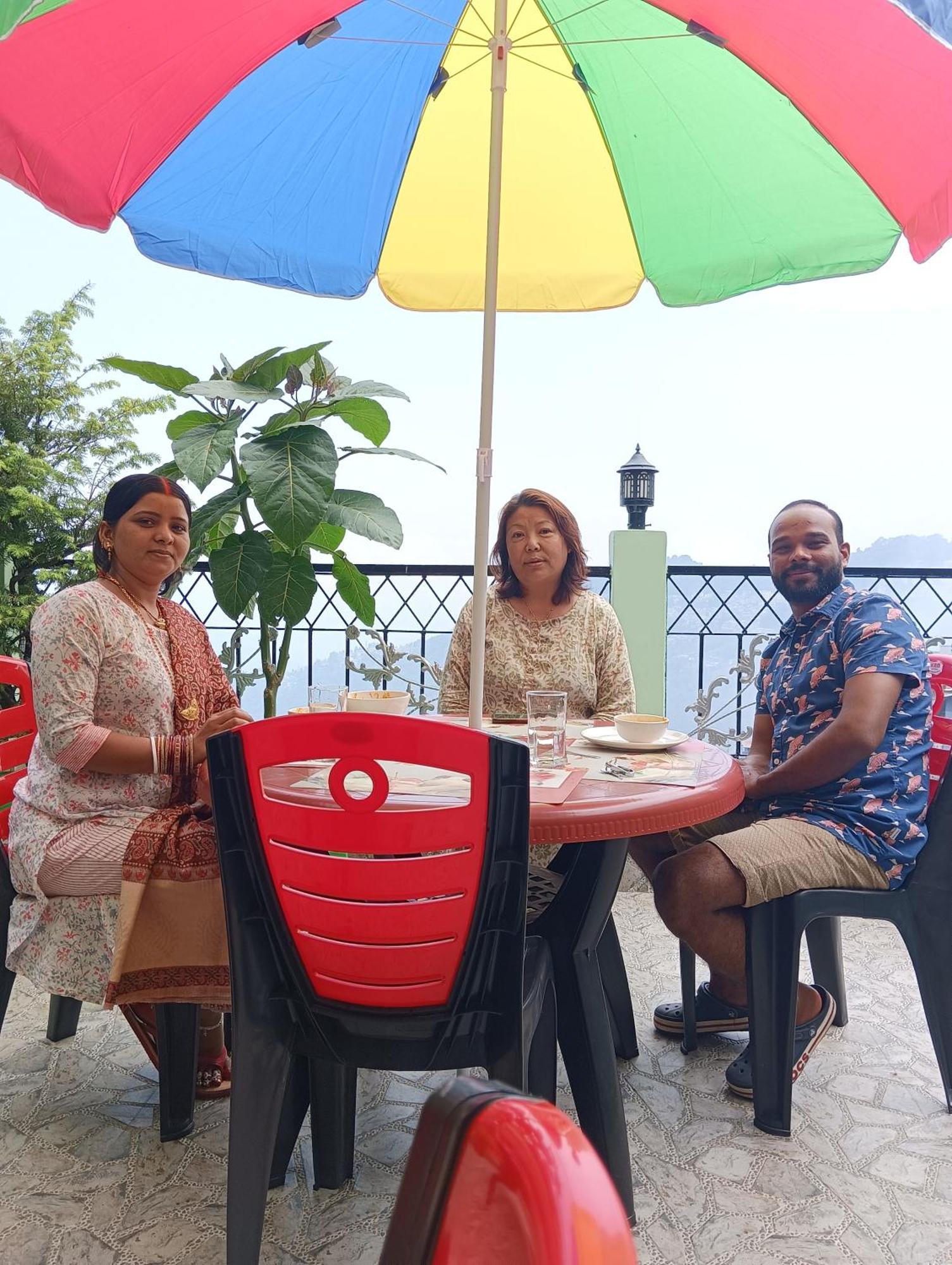 Dew Drops Guest House Darjeeling  Bagian luar foto