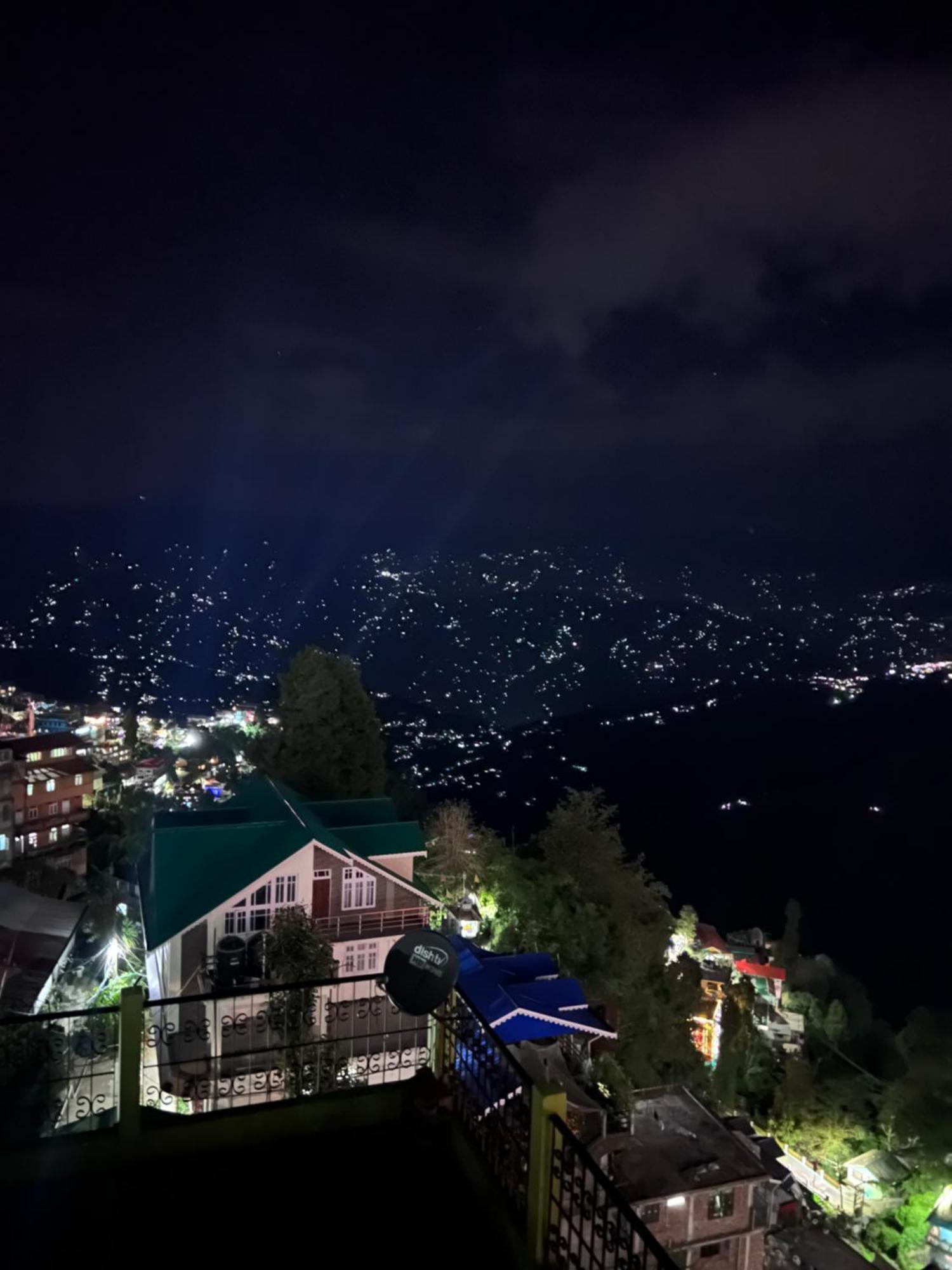 Dew Drops Guest House Darjeeling  Bagian luar foto