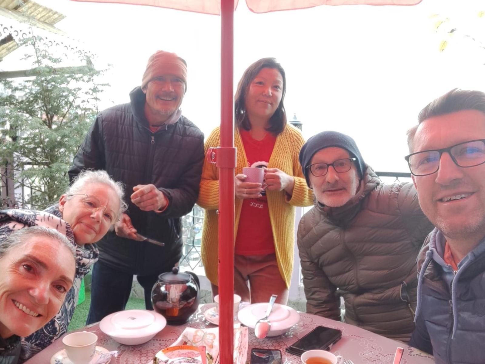 Dew Drops Guest House Darjeeling  Bagian luar foto